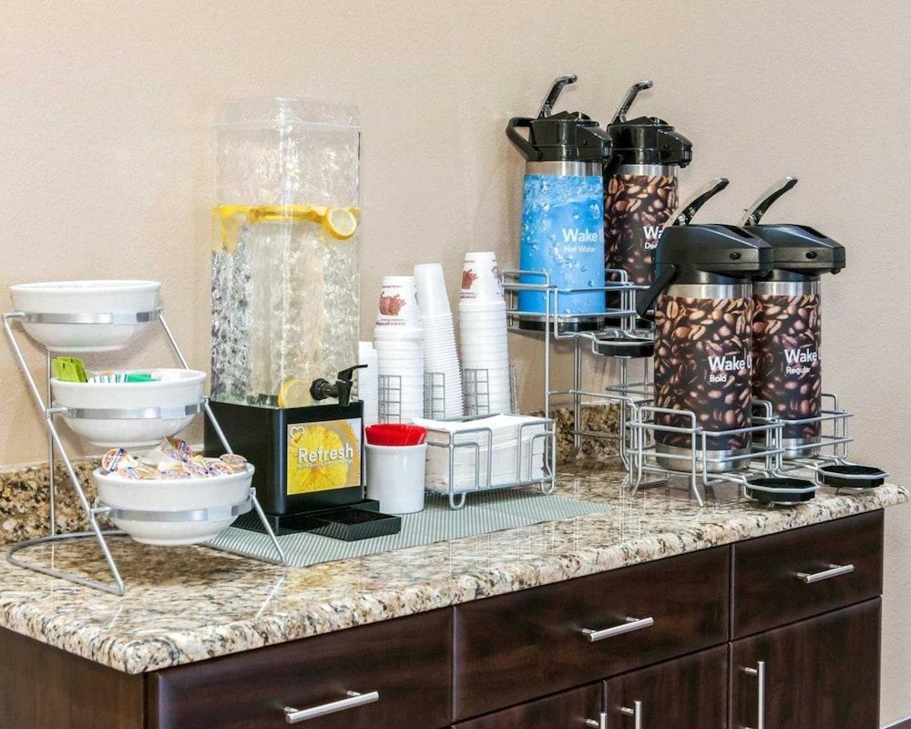 Comfort Suites Terre Haute University Area Экстерьер фото