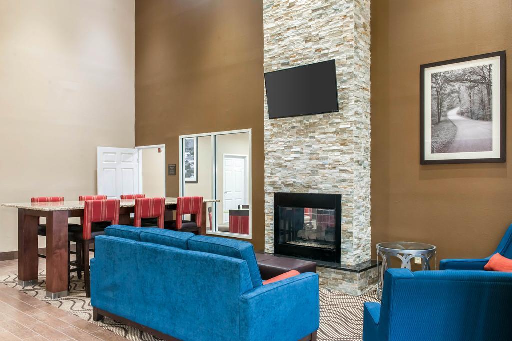 Comfort Suites Terre Haute University Area Экстерьер фото