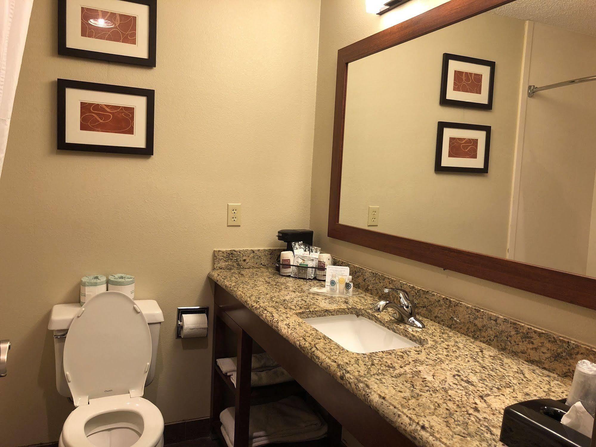 Comfort Suites Terre Haute University Area Экстерьер фото